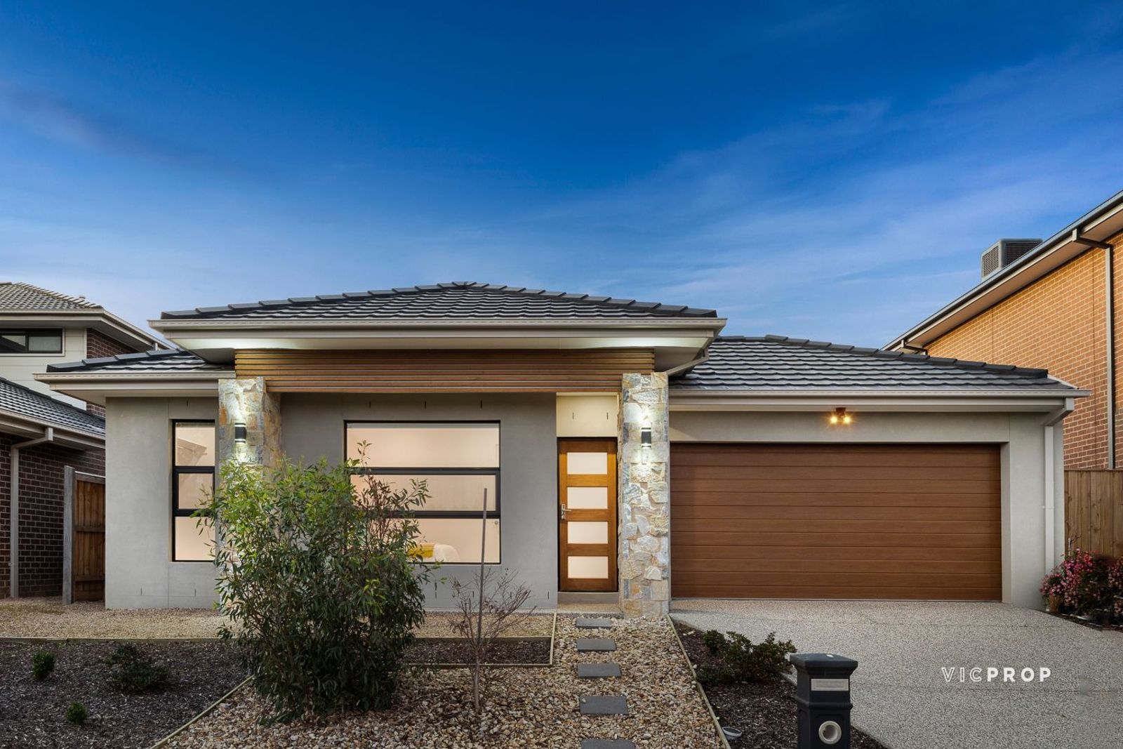4 bedrooms House in 39 Pilatus Crescent POINT COOK VIC, 3030