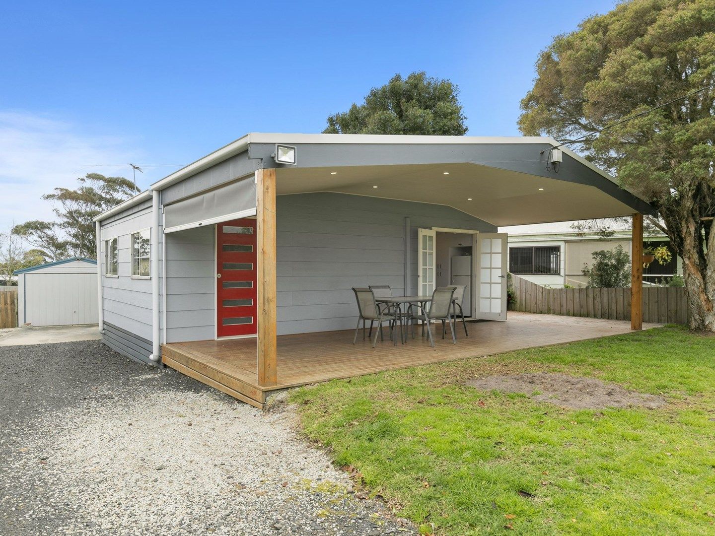 8 Semaphore Street, Bay Property History & Address Research