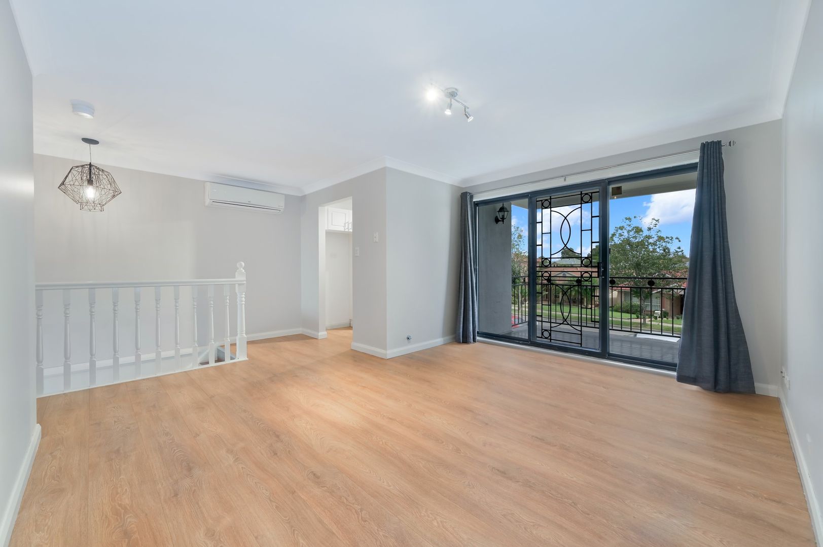 1/92-96 Glenfield Drive, Currans Hill NSW 2567, Image 2