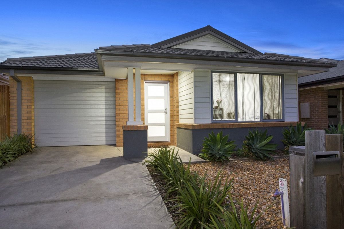 24 Ambarella Way, Armstrong Creek VIC 3217, Image 1