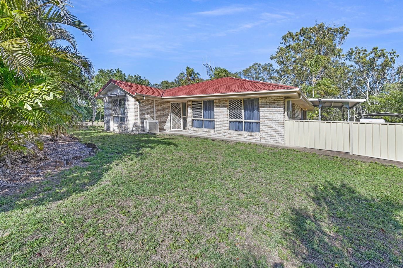 4 Woodlands Lane, Moore Park Beach QLD 4670, Image 2