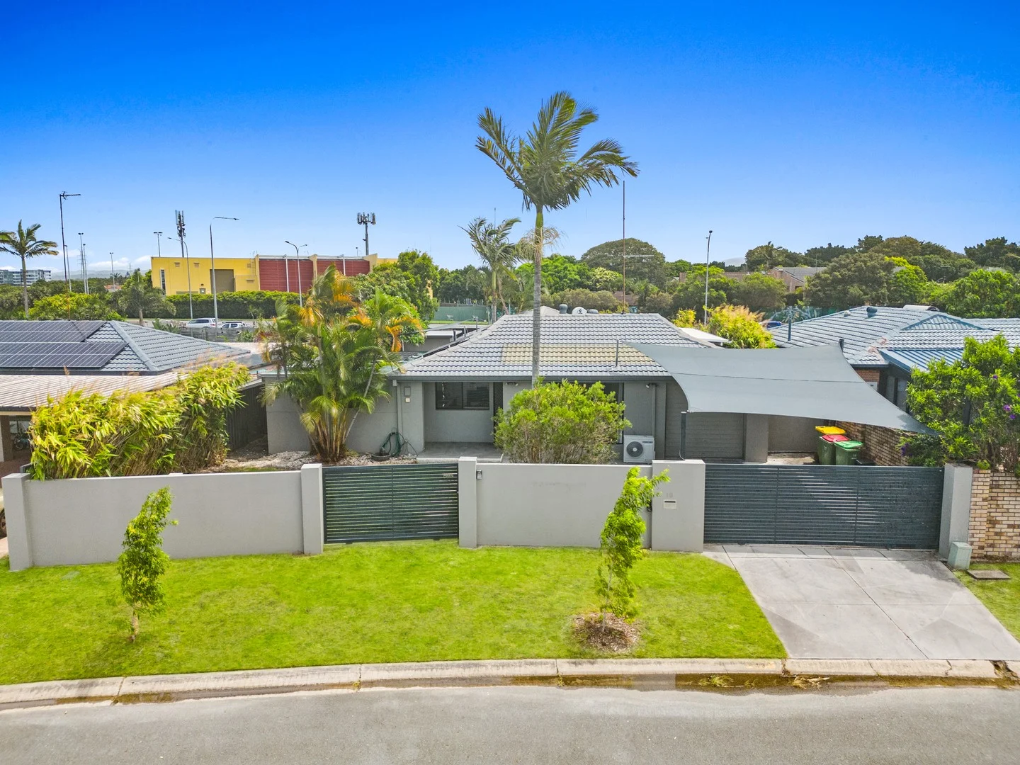19 Tekapo Street, Broadbeach Waters QLD 4218
