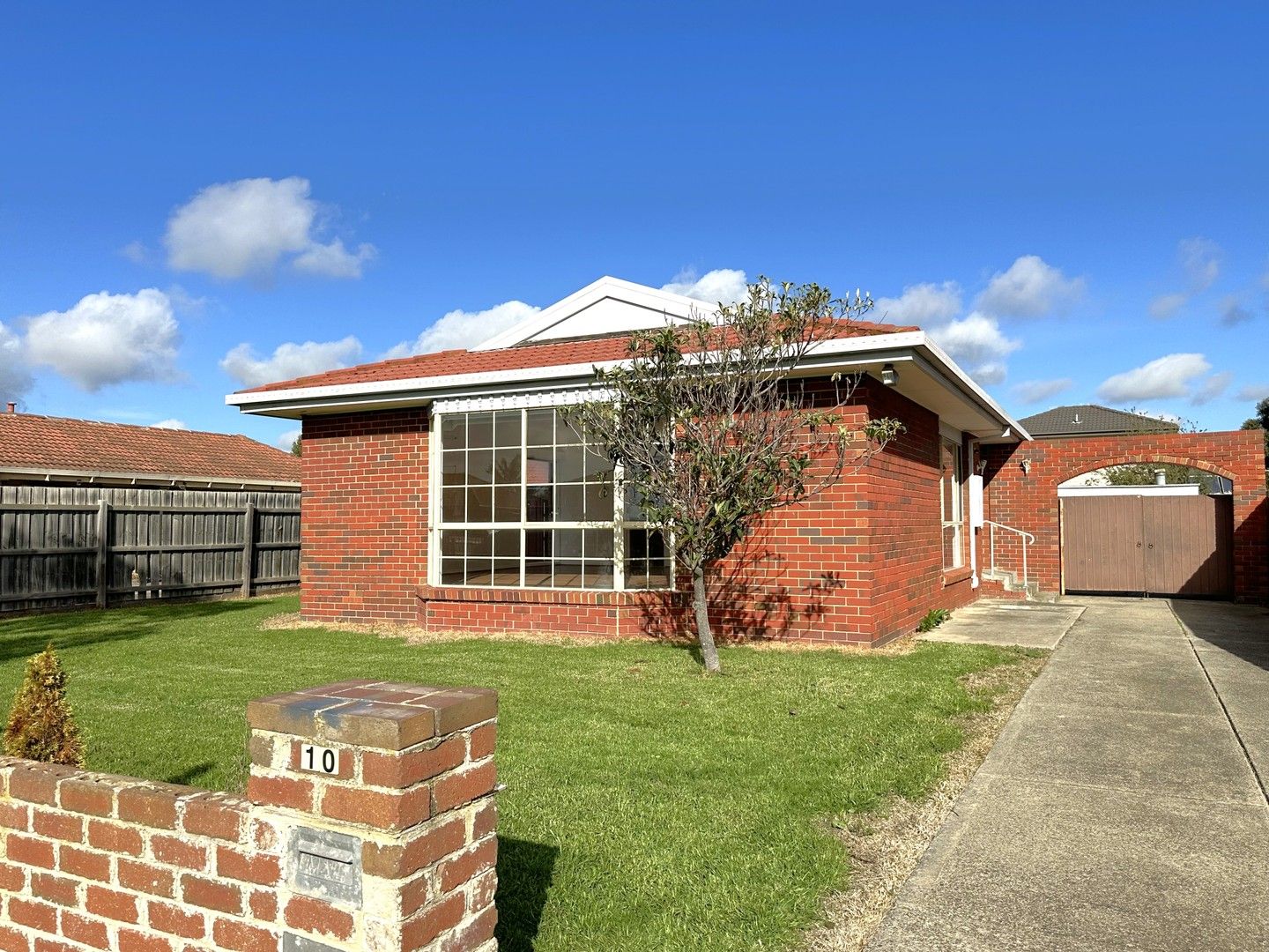 10 Milford Court, Meadow Heights VIC 3048 House For Rent 500 Domain