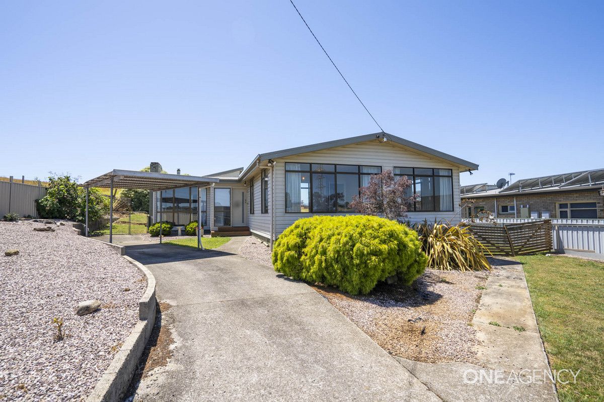 4 bedrooms House in 28 Three Mile Line Road UPPER BURNIE TAS, 7320