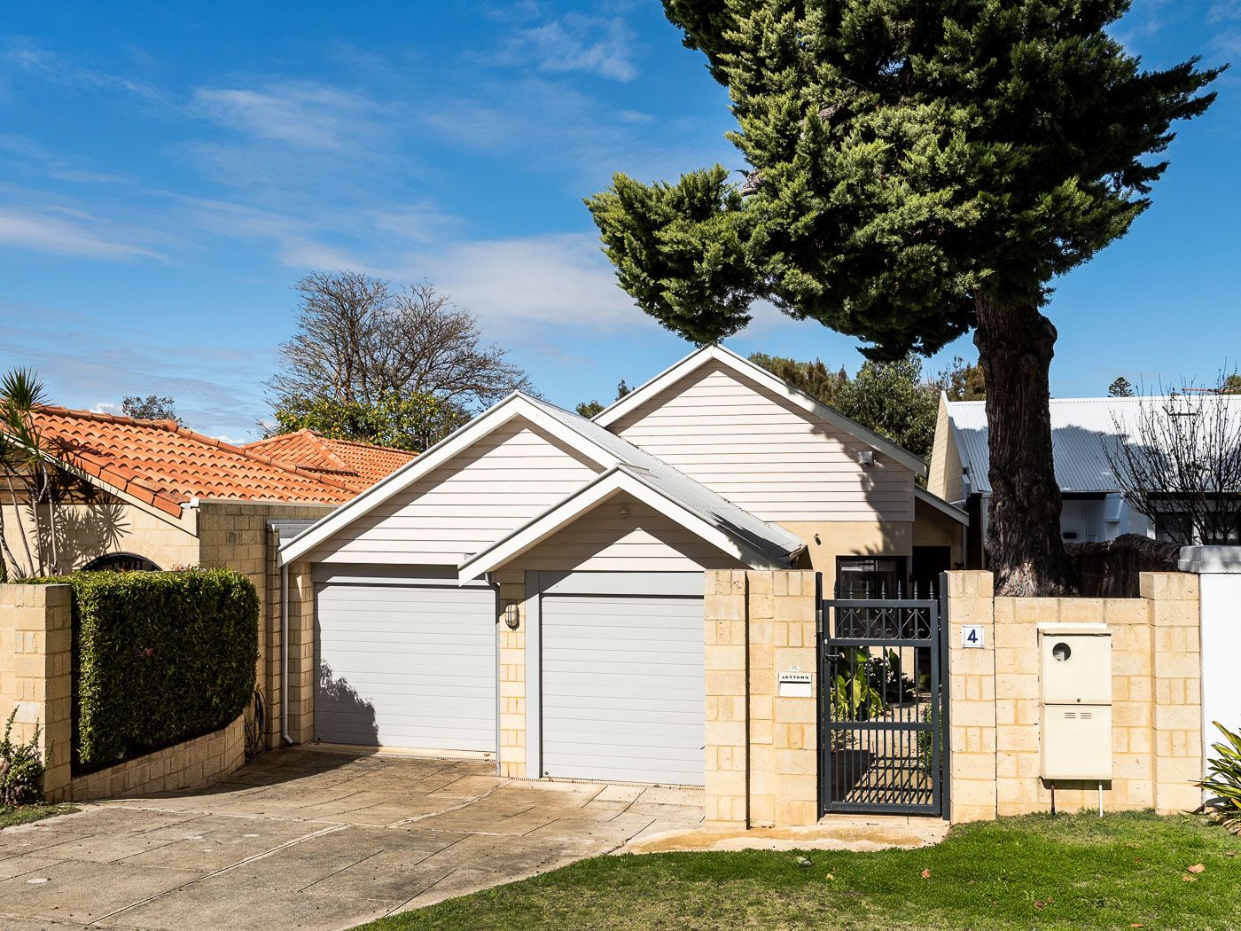 4 Dandenong Road, Attadale WA 6156, Image 0