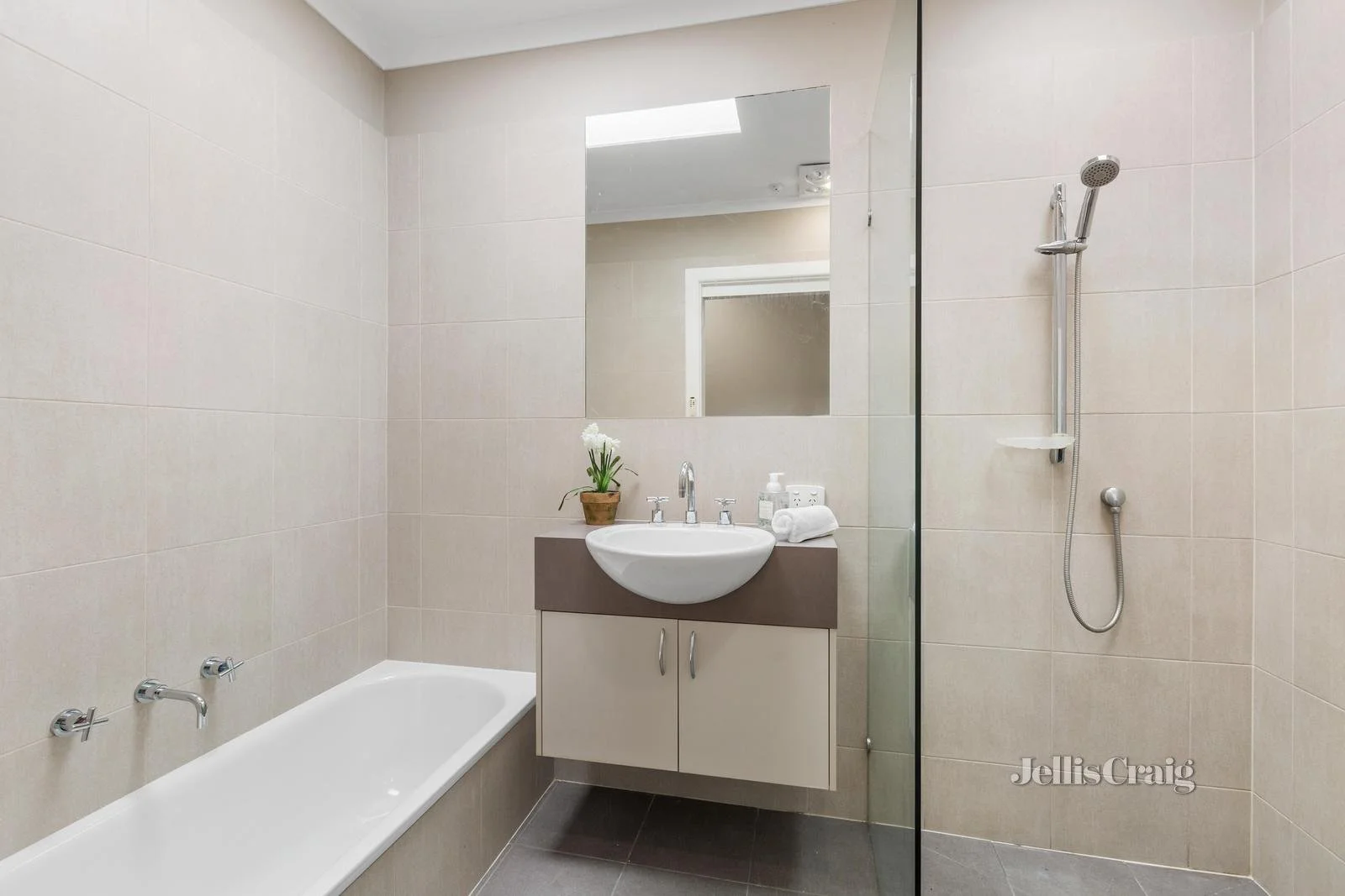 Additional image 8 of 6 Genoa Court, Mount Waverley VIC 3149