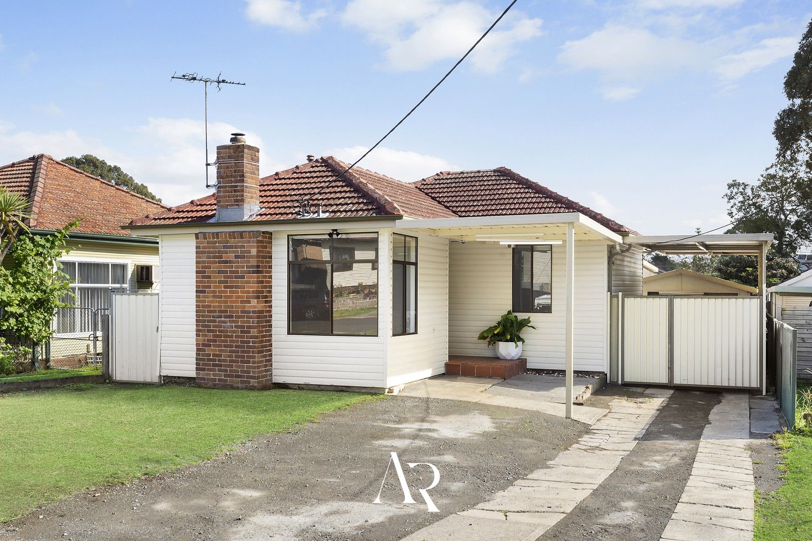 3 bedrooms House in 38 Waruda St YAGOONA NSW, 2199