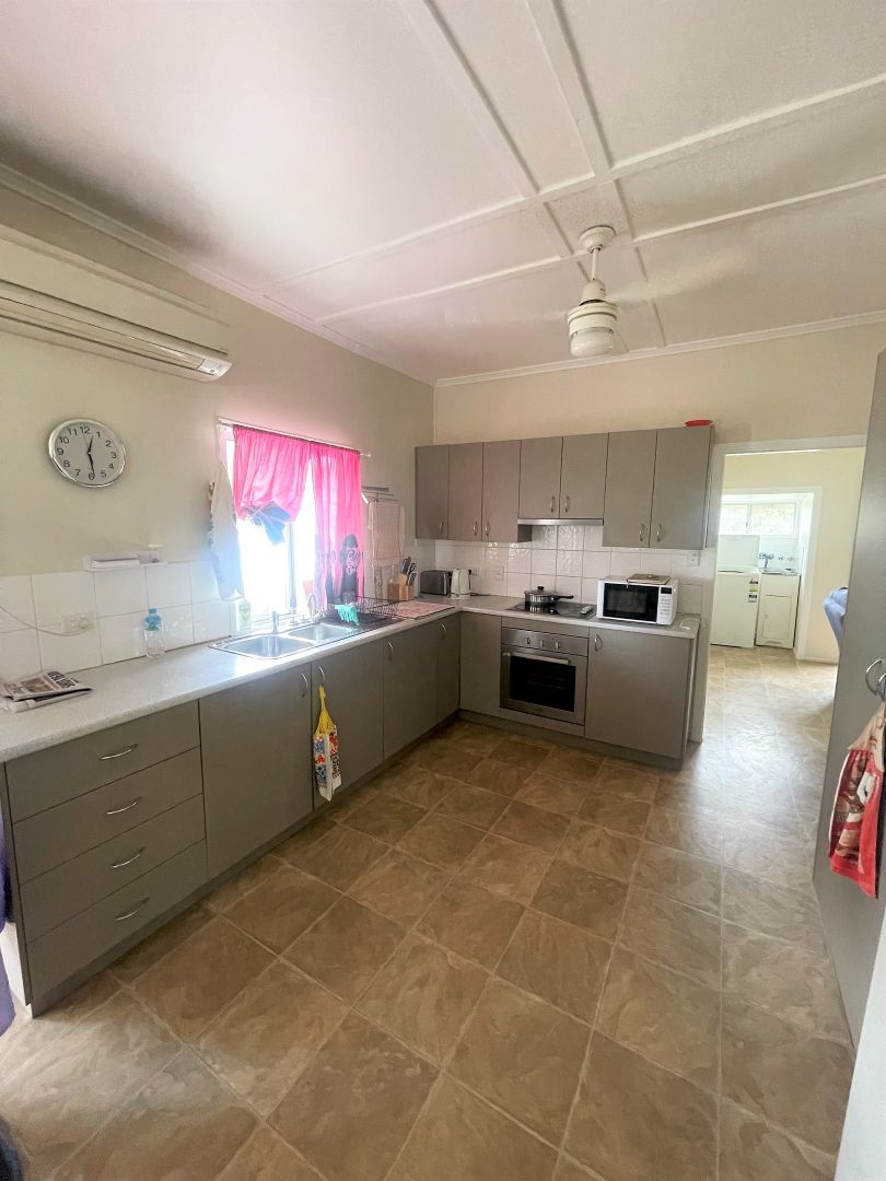 9 Porter Street, Gayndah QLD 4625, Image 1