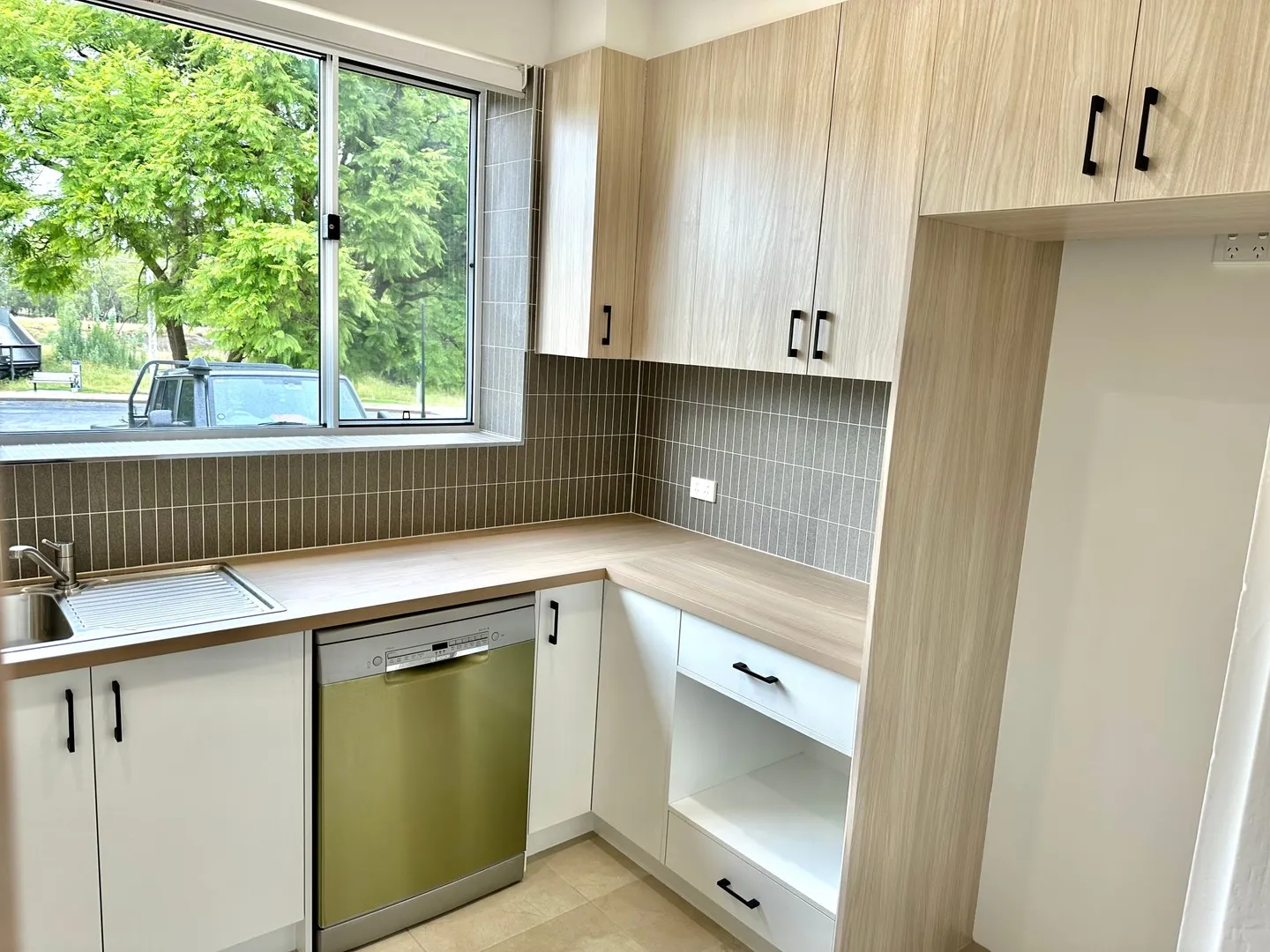 Premium Renovated Ground Floor Unit in Prime Location, Narrandera
