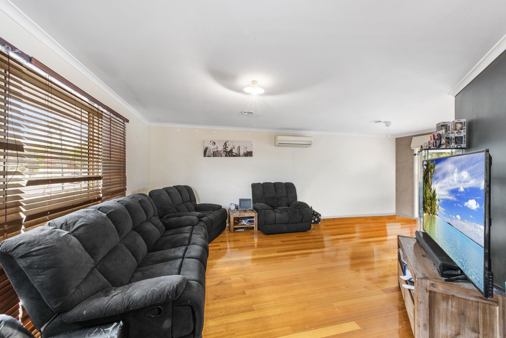 15 Simpson Place, Caroline Springs VIC 3023, Image 2