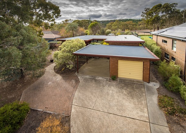 15 Hawkesbury Crescent, Farrer ACT 2607