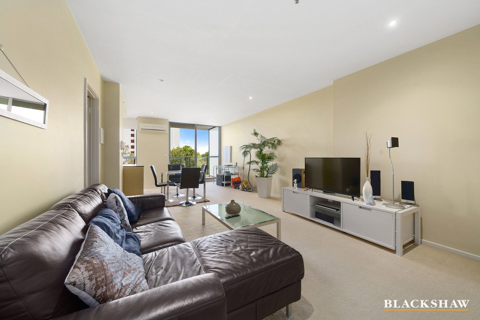 1 bedrooms Apartment / Unit / Flat in 23/3 London Circuit CITY ACT, 2601