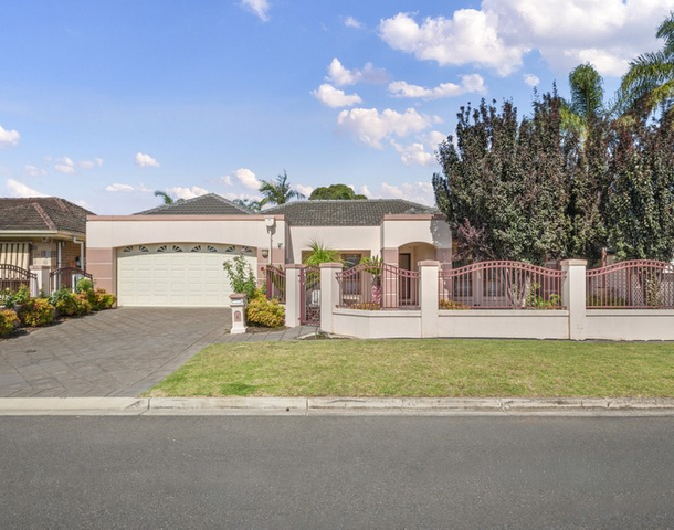 4 Willochra Avenue, Grange SA 5022