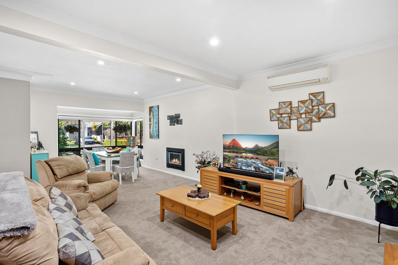 9 Carramar Crescent, Miranda NSW 2228, Image 2