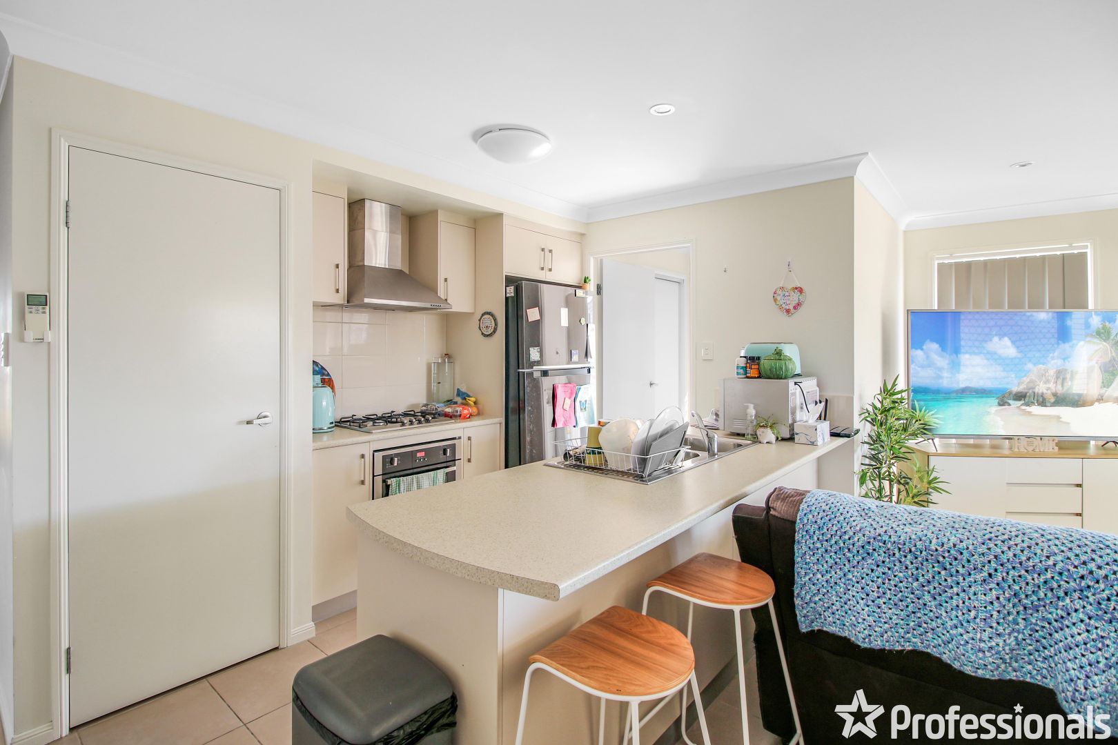 57 Whitefig Close, Andergrove QLD 4740, Image 2