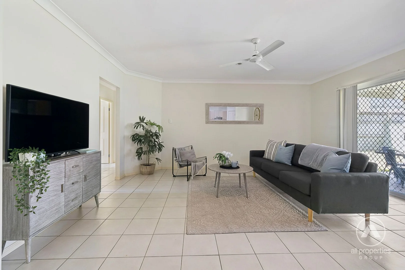 Additional image 5 of 16 Hill End Avenue, Hillcrest QLD 4118