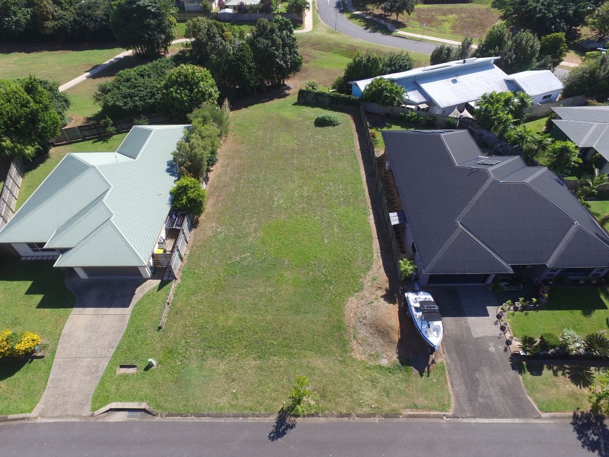8 Tyrconnell Crescent, Redlynch QLD 4870, Image 0