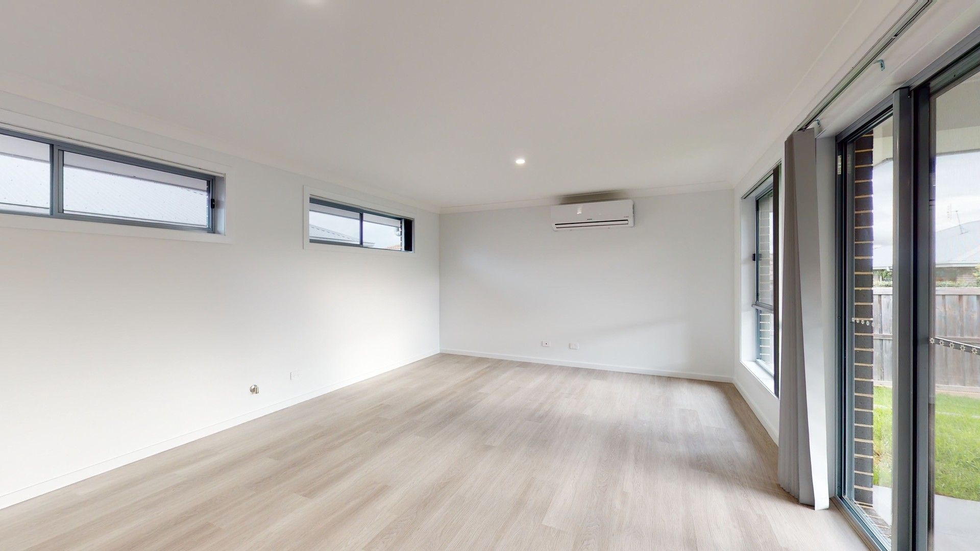 3 bedrooms House in 25a Sandpiper Circuit ABERGLASSLYN NSW, 2320