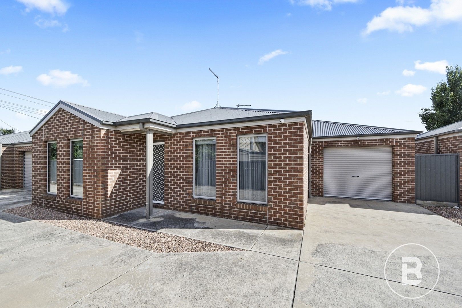 2/176 Park Road, Maryborough VIC 3465, Image 0