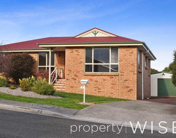 9 Dafnis Drive, Newnham TAS 7248