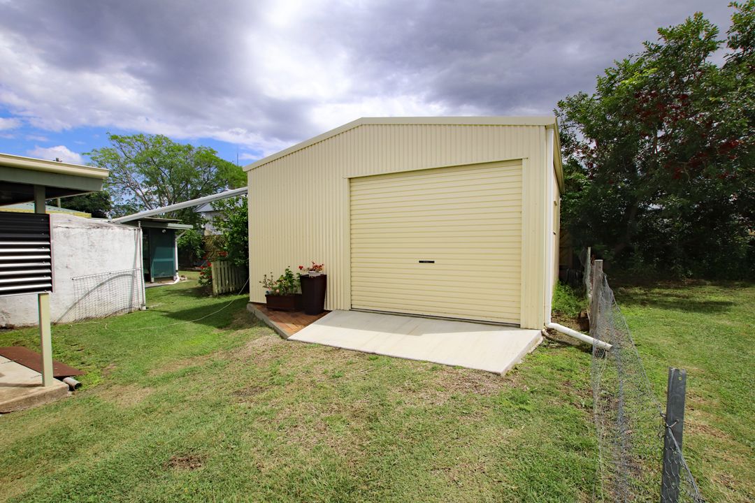 77 Newton Street, Monto QLD 4630, Image 2