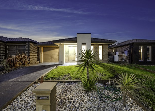 21 Harvard Street, Cranbourne West VIC 3977