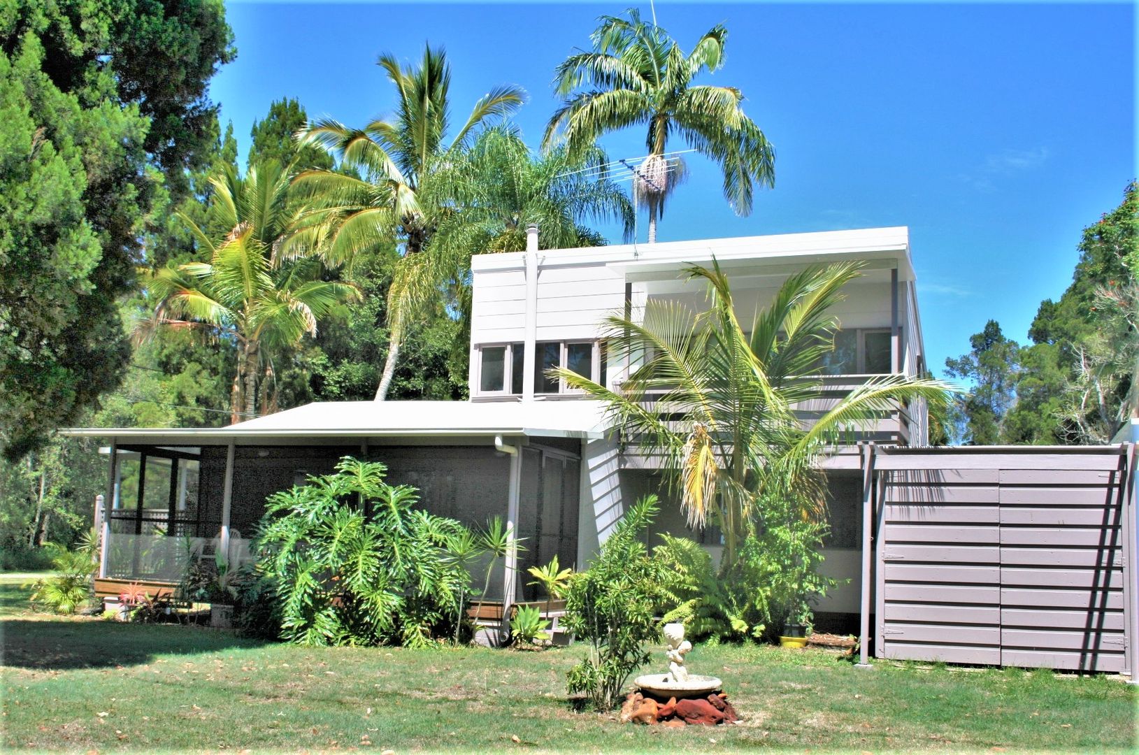 1 Innes Street, Coochiemudlo Island Property History & Address