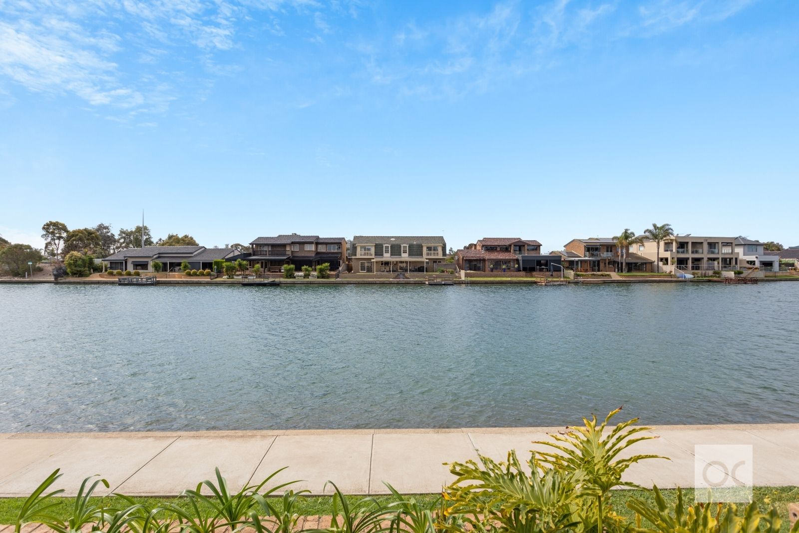 3/5 Redsails Court, West Lakes Shore SA 5020, Image 2