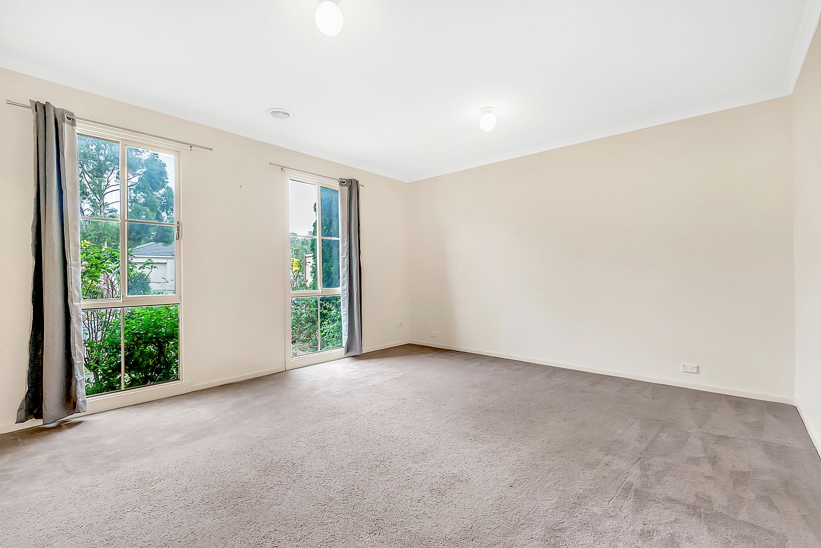 20 Corona Place, Roxburgh Park VIC 3064, Image 2