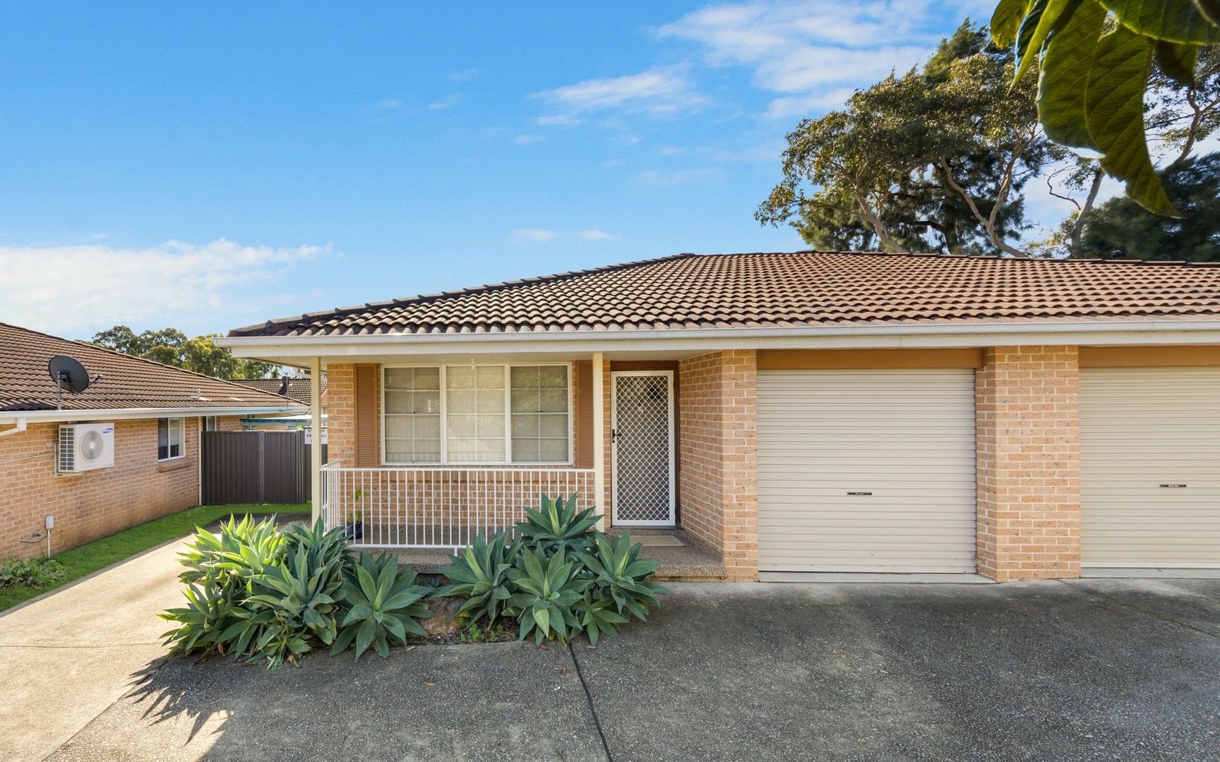 2/4 Bensley Road, Macquarie Fields NSW 2564, Image 0