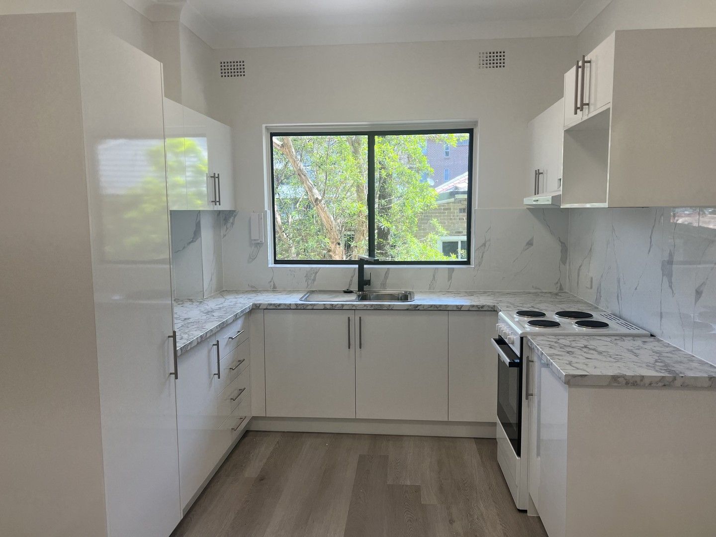 2 bedrooms Apartment / Unit / Flat in 2/21 Garfield Street CARLTON NSW, 2218