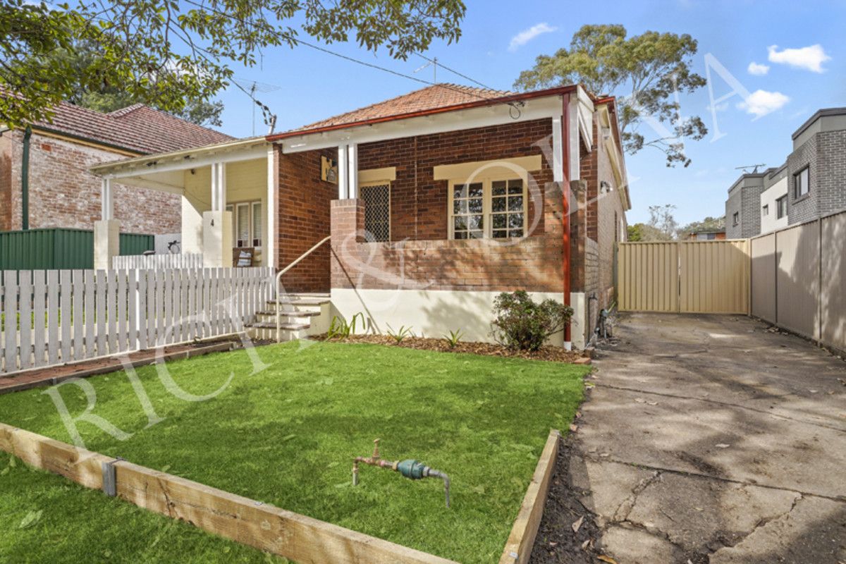 2 bedrooms Duplex in 6 Hampton Street. CROYDON PARK NSW, 2133