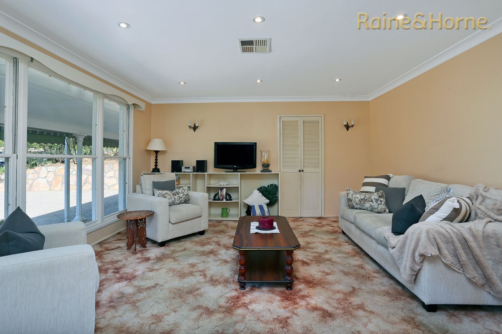 5 Wyndham Place, Baulkham Hills NSW 2153, Image 2