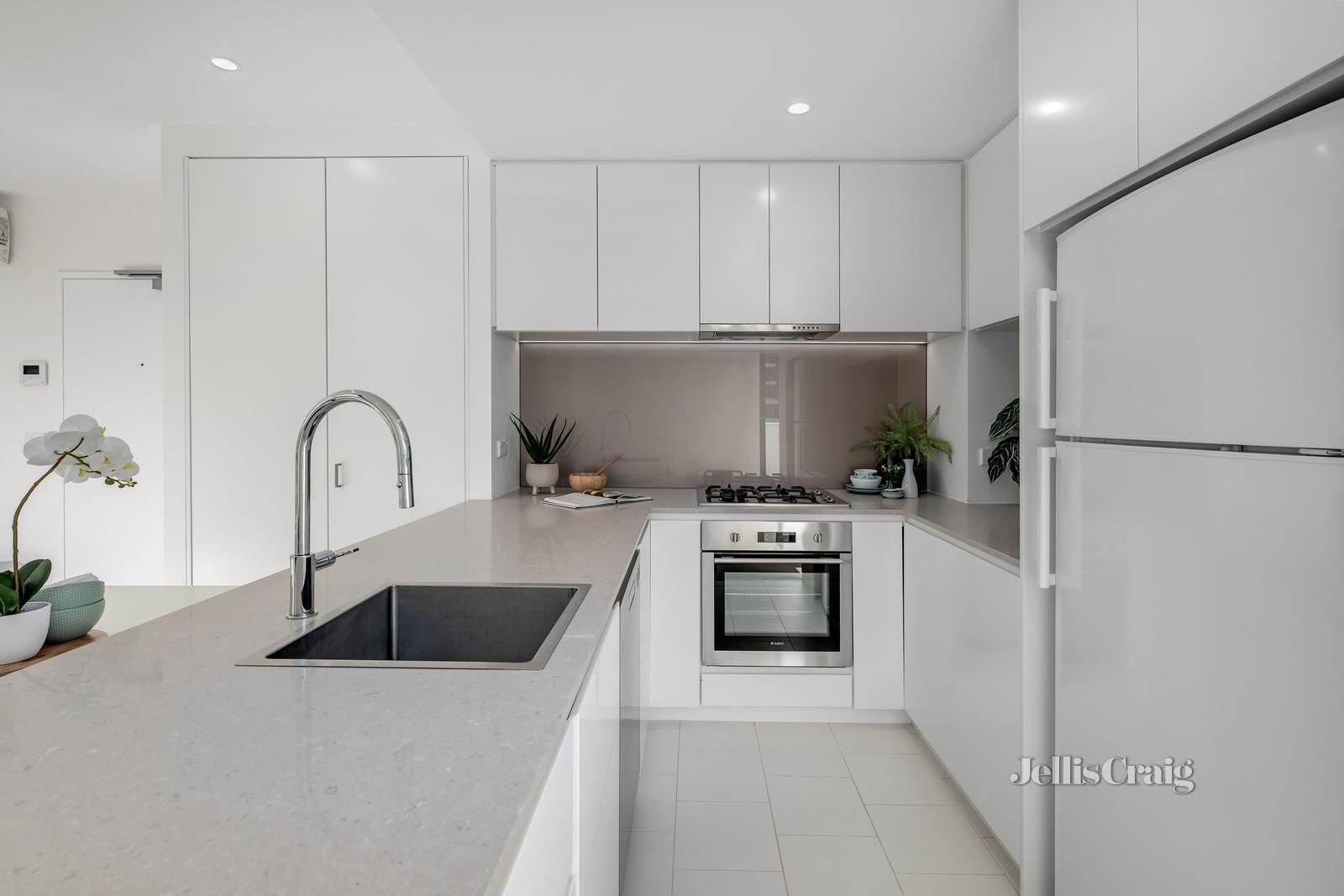 312/251 Canterbury Road, Forest Hill VIC 3131, Image 2