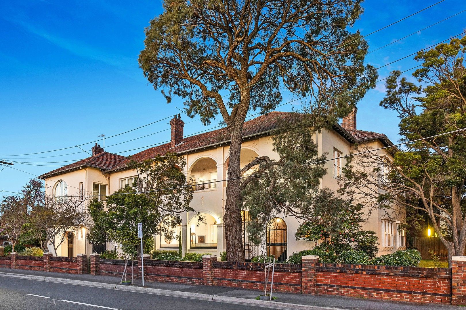 4 bedrooms Apartment / Unit / Flat in 1/227 Dandenong Road WINDSOR VIC, 3181