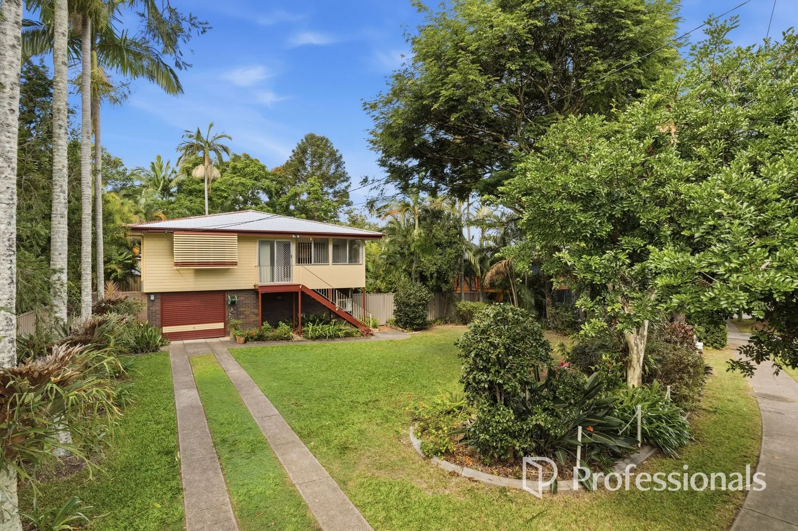 3 Carawatha Ave, Ferny Hills QLD 4055