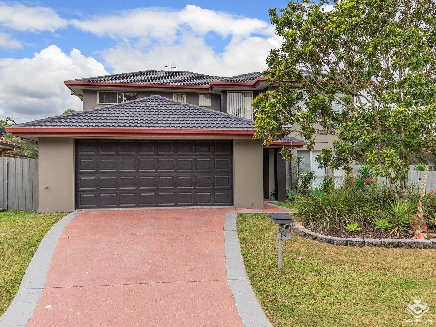 4 bedrooms House in 24 Mountain View Crescent MOUNT WARREN PARK QLD, 4207