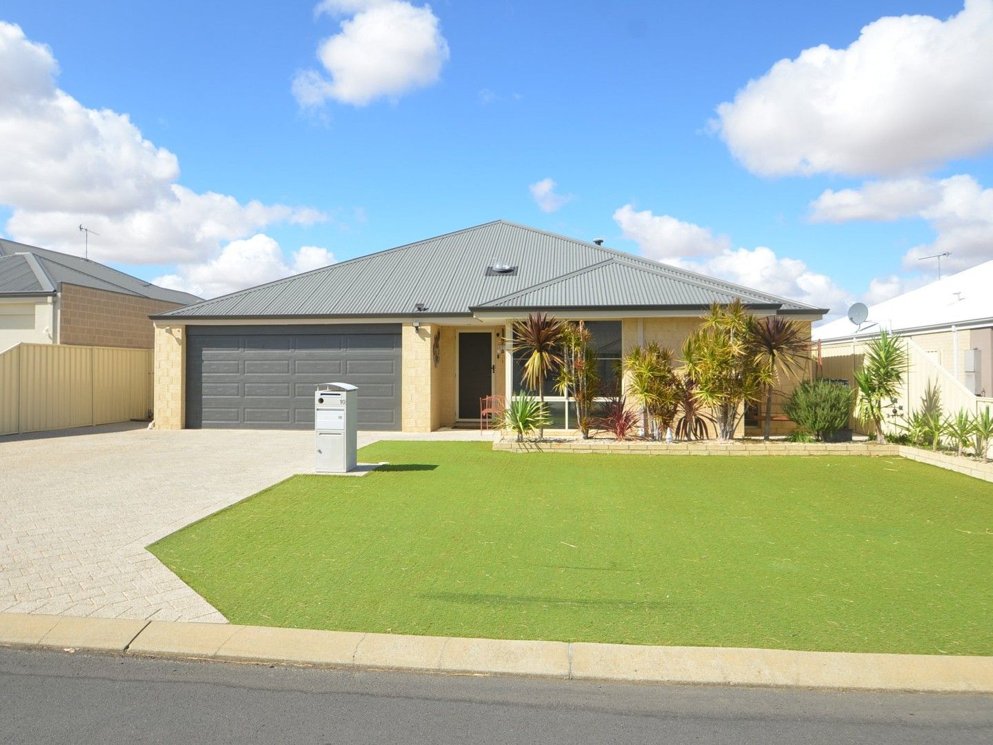 10 Raneri Avenue, Harvey WA 6220, Image 0