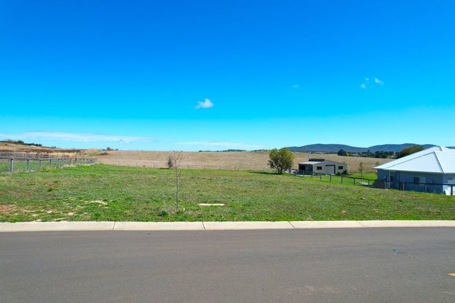 Picture of 39 Platypus Circuit, GOULBURN NSW 2580