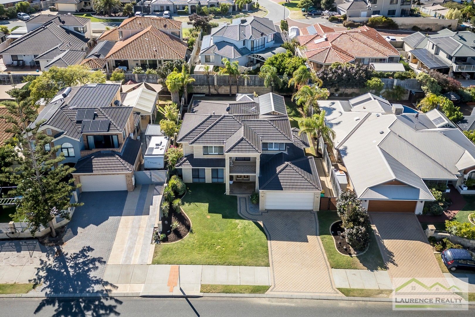 4 bedrooms House in 122 Rothesay Heights MINDARIE WA, 6030