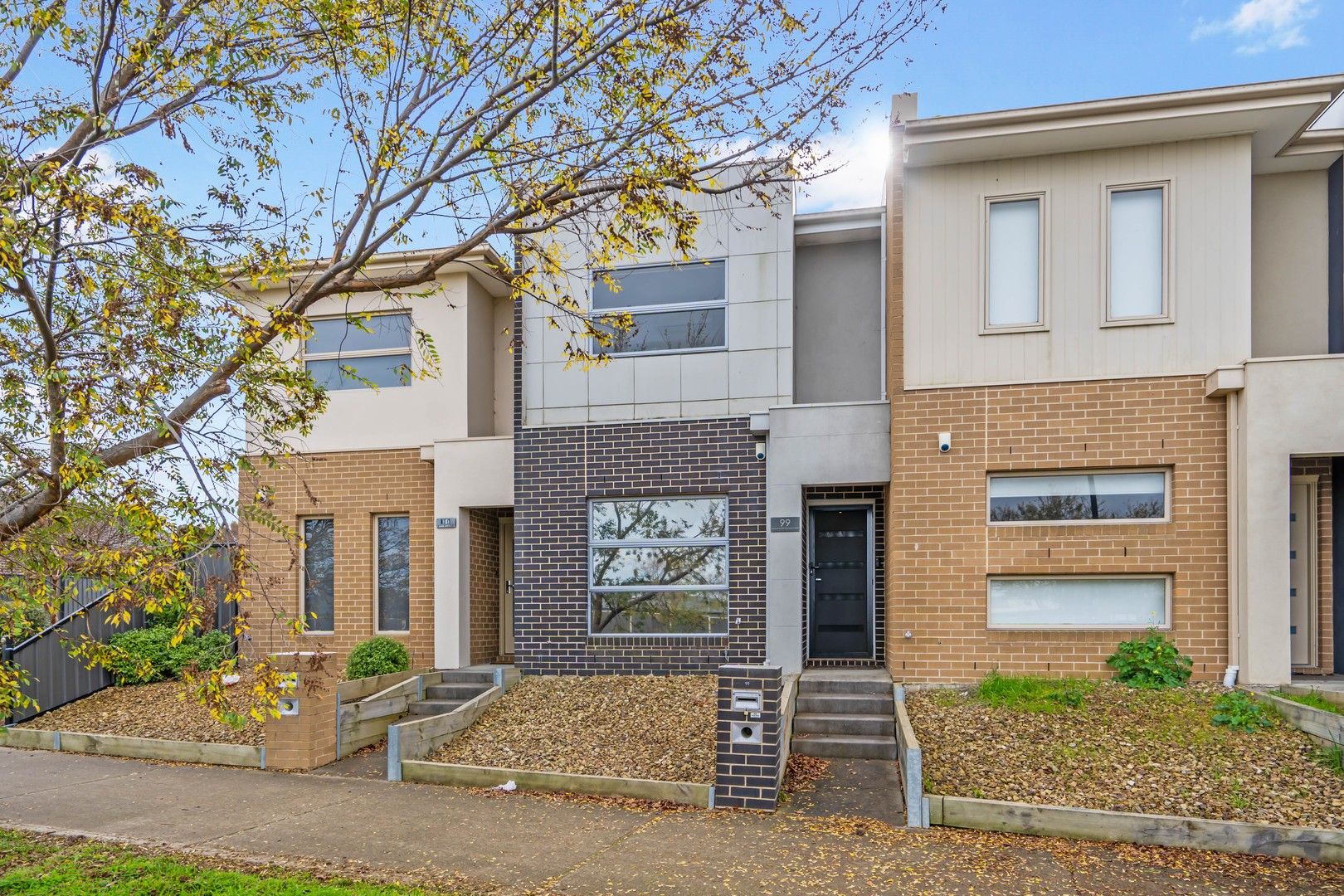 3 bedrooms Townhouse in 99 Marathon Boulevard CRAIGIEBURN VIC, 3064