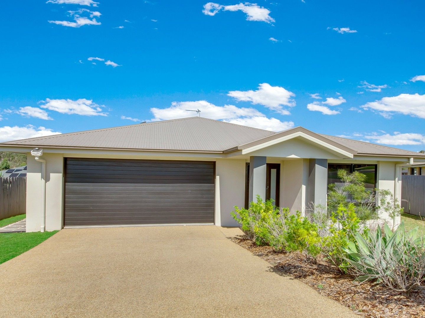 27 Woodland Court, Kirkwood QLD 4680, Image 0