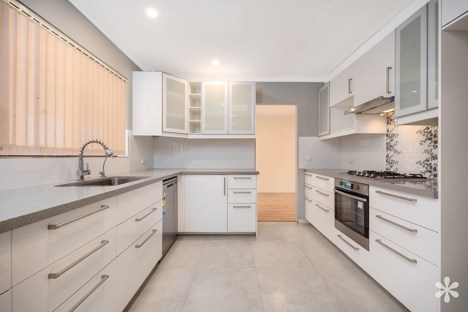 4 bedrooms House in 19 Darley Circle BULL CREEK WA, 6149