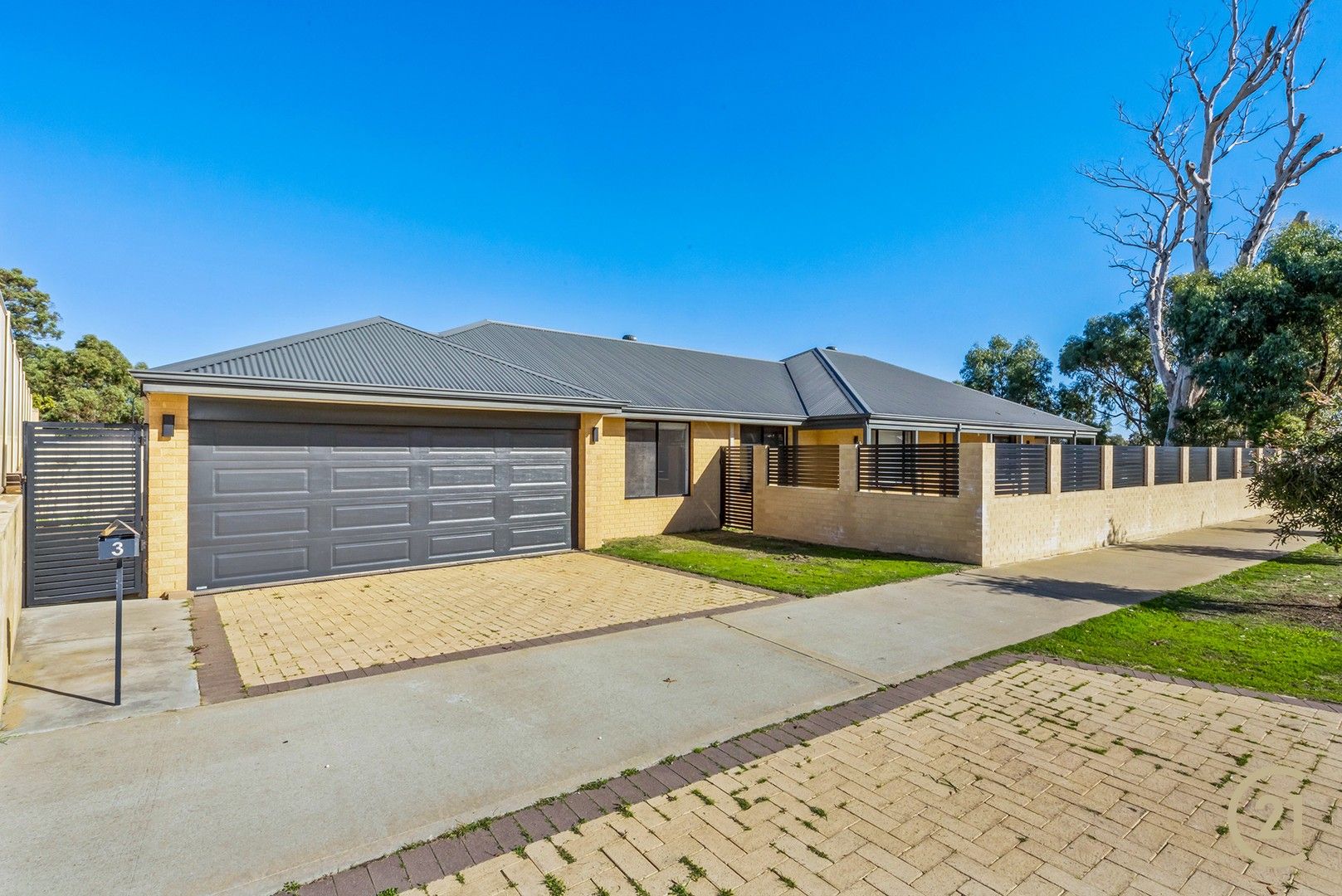 4 bedrooms House in 3 Badgerup Avenue LAKELANDS WA, 6180