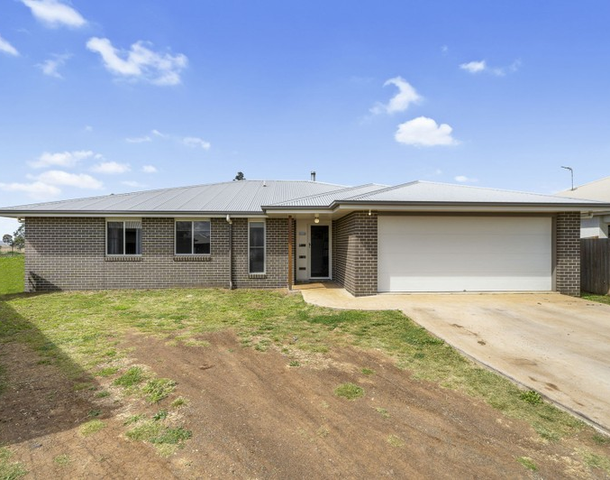 24 Weebah Place, Cambooya QLD 4358