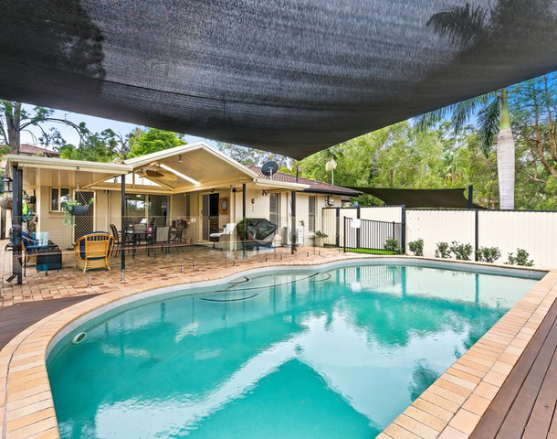 4 Bernadette Place, Highland Park QLD 4211