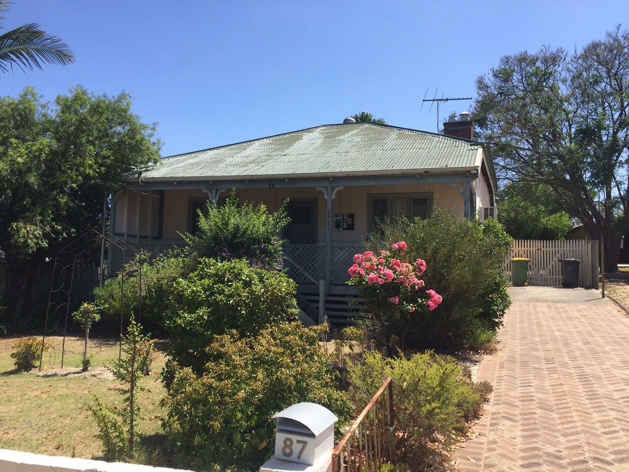 2 bedrooms House in 87 Keymer Street BELMONT WA, 6104