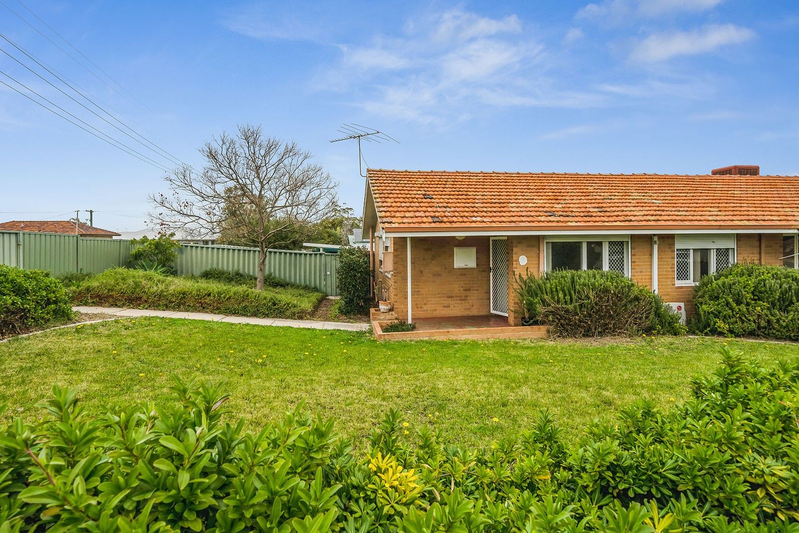 2 bedrooms Duplex in 28B Templeton Crescent GIRRAWHEEN WA, 6064