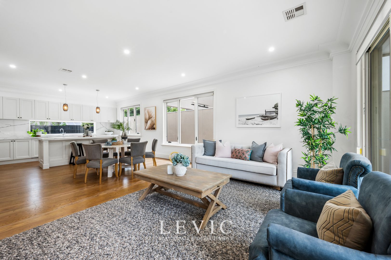 8 Sweyn Street, Balwyn North VIC 3104, Image 2