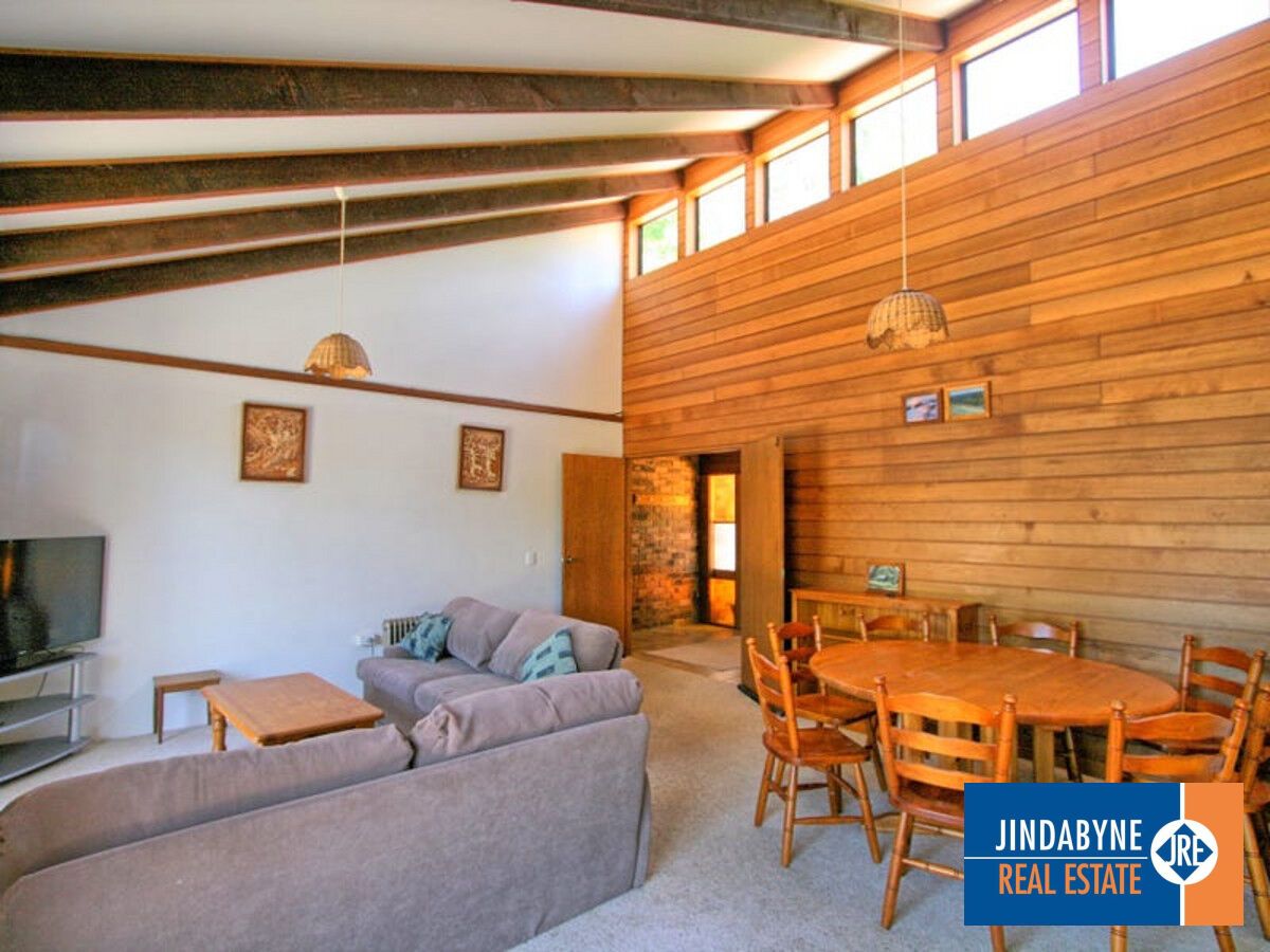 3 bedrooms House in 1 Kanangra Crescent EAST JINDABYNE NSW, 2627